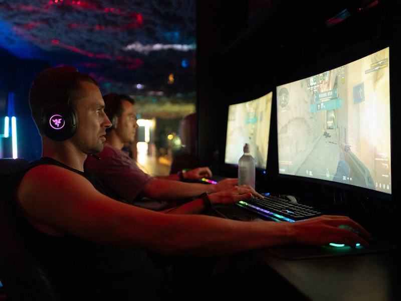 Players focused during a Counter-Strike scrim